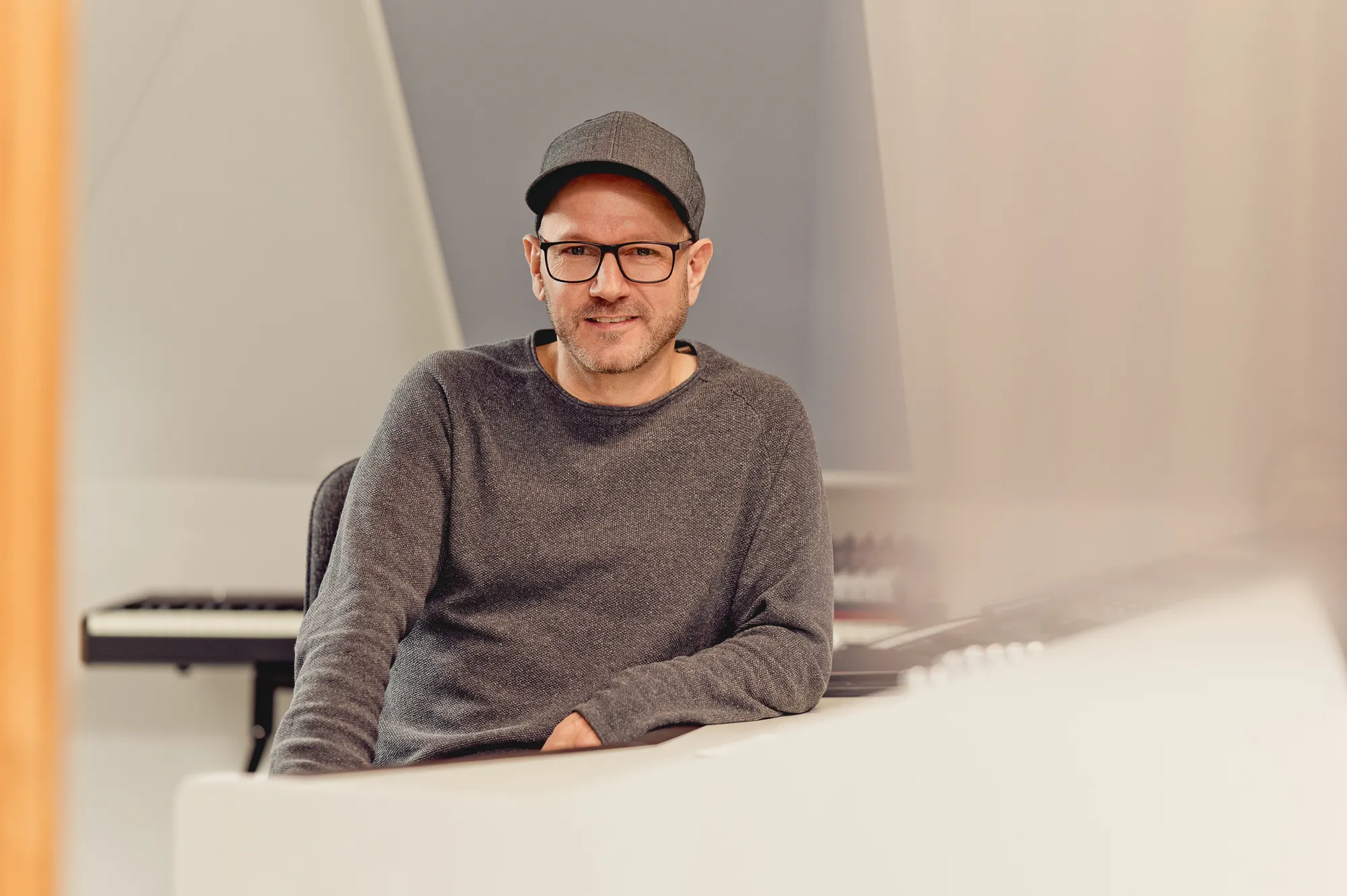 Marcus Maletz am Keyboard im Studio